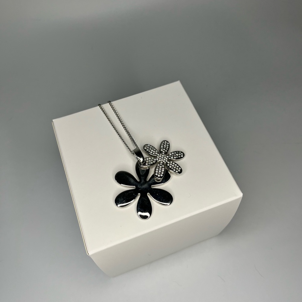Fun silver toned necklace